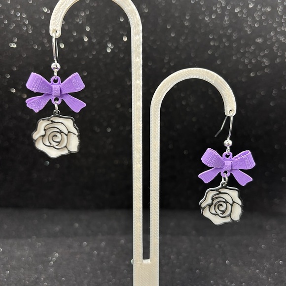 Purple Bow and White Rose Earrings - Picture 4 of 4
